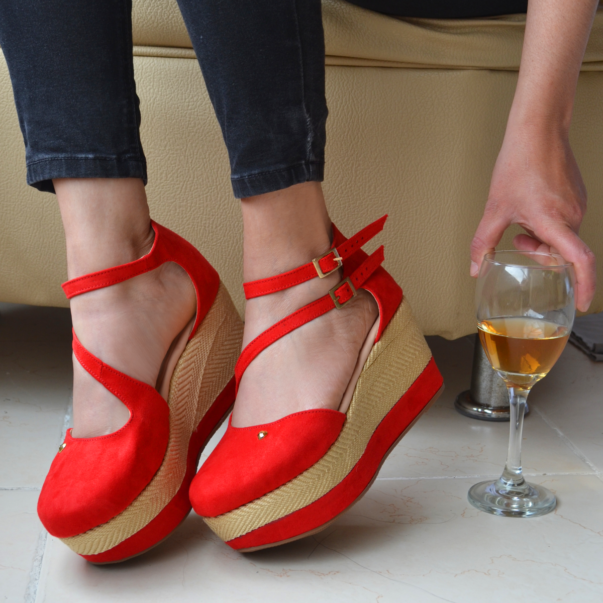 sandalia-de-plataforma-para-mujer-color-rojo
