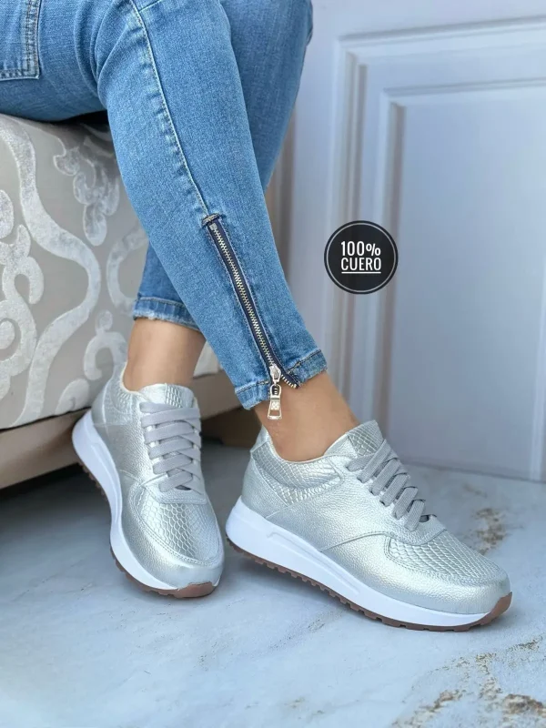 Zapato deportivo en cuero para mujer Ref. D-2.