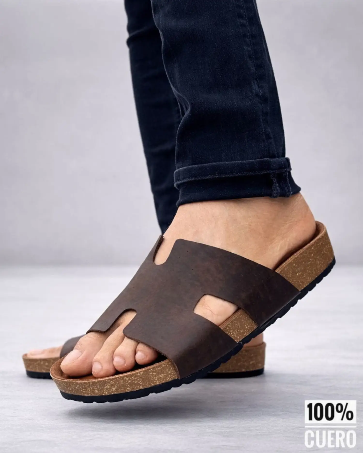 sandalia-para-hombre-en-cuero-color-cafe
