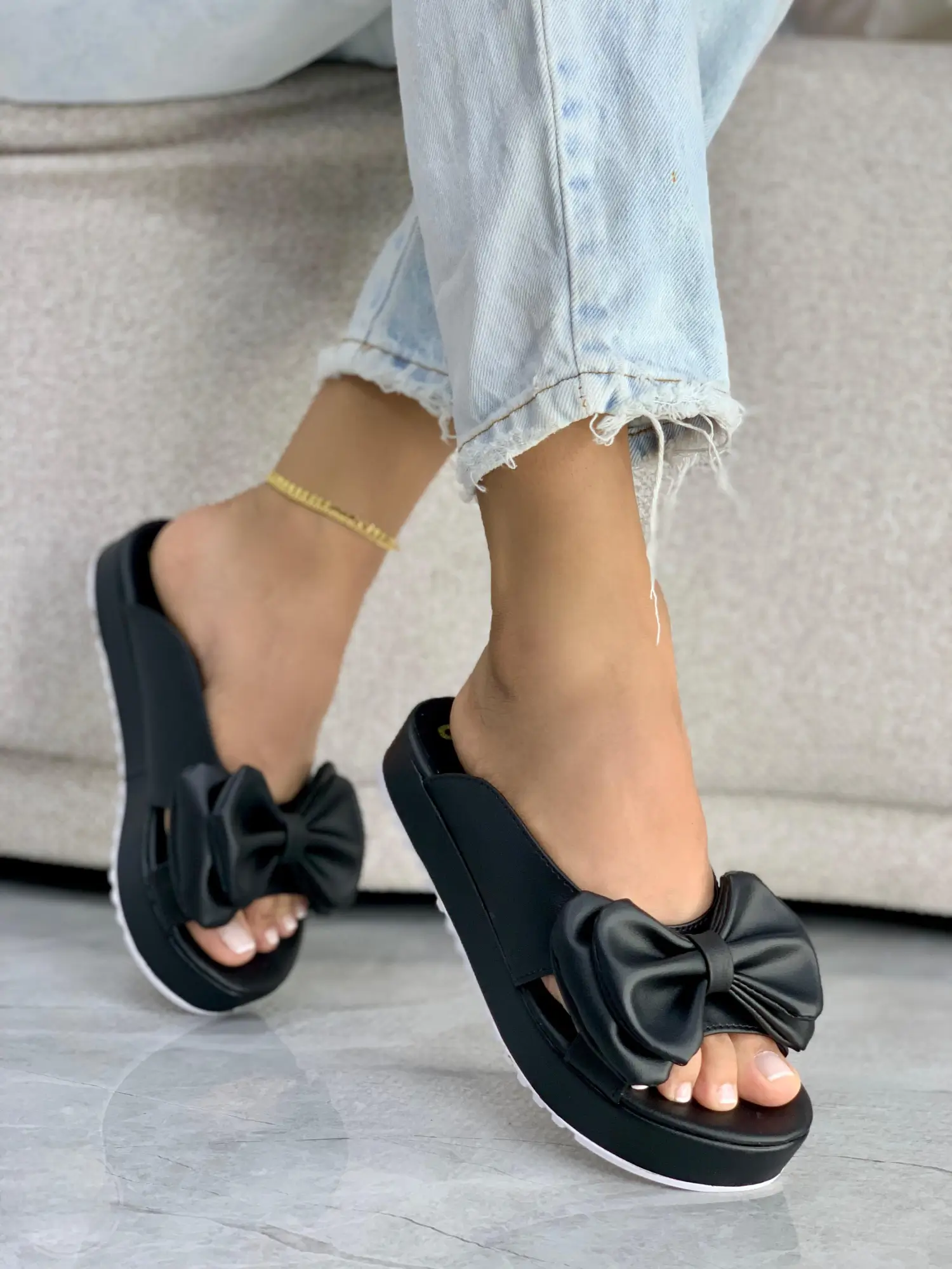 sandalia-chancleta-para-mujer-color-negro