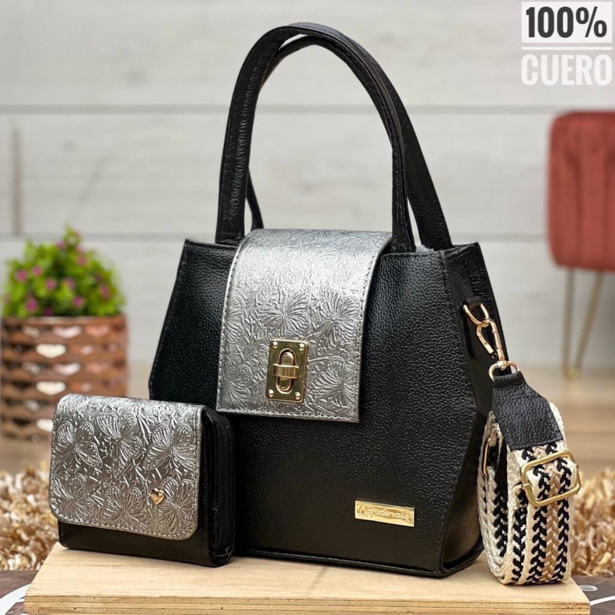 bolso-y-billetera-encuero-para-mujer-color-negro-con-plata