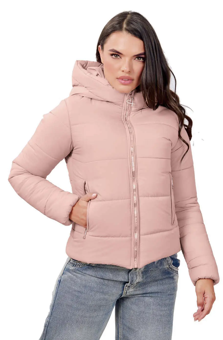 chaqueta acolchada mujer capota en tono negro con cremallera dorada y guata ligera hecha en Colombia
